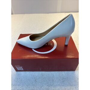 Journee Collection Scylee Slip On Heel Pumps White SZ 7.5 WD New in Box